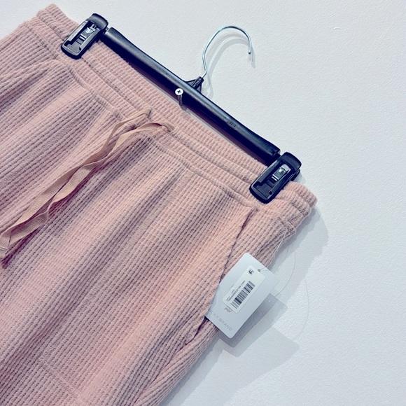 Women - Picture 2 of 2